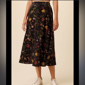 Amour Vert Stretch Waist Silk Floral Skirt